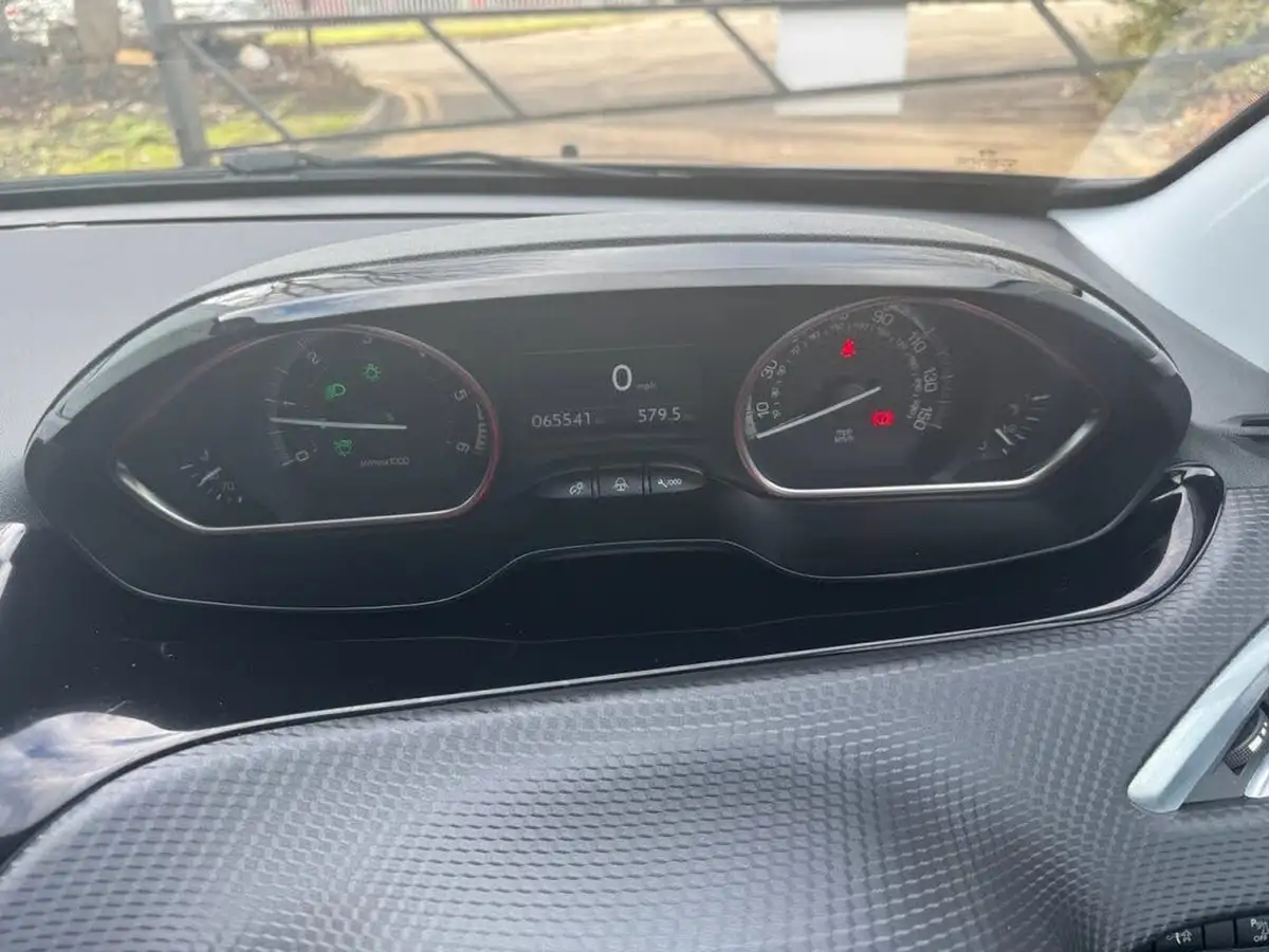 2017-peugeot-2008-suv-16bluehdi-gt-line-120bhp-ss-big-27