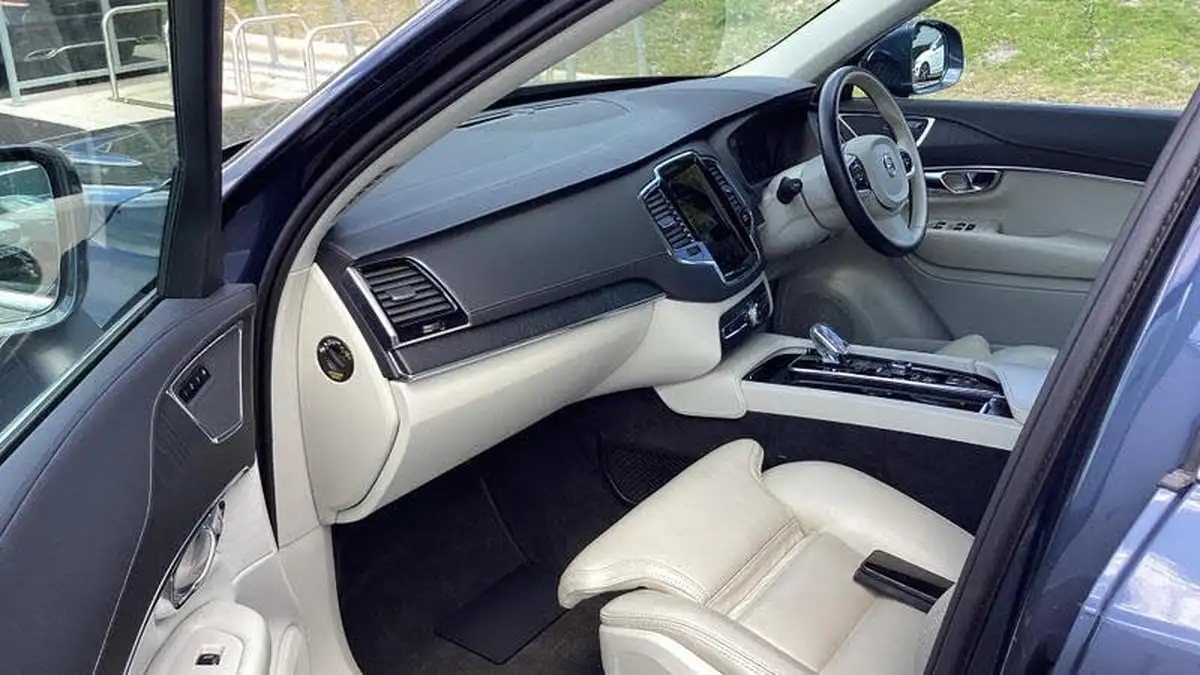 2020-volvo-xc90-20-b5-inscription-big-1