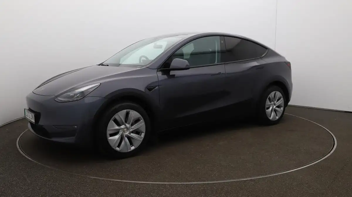 2022-tesla-model-y-e-long-range-big-68