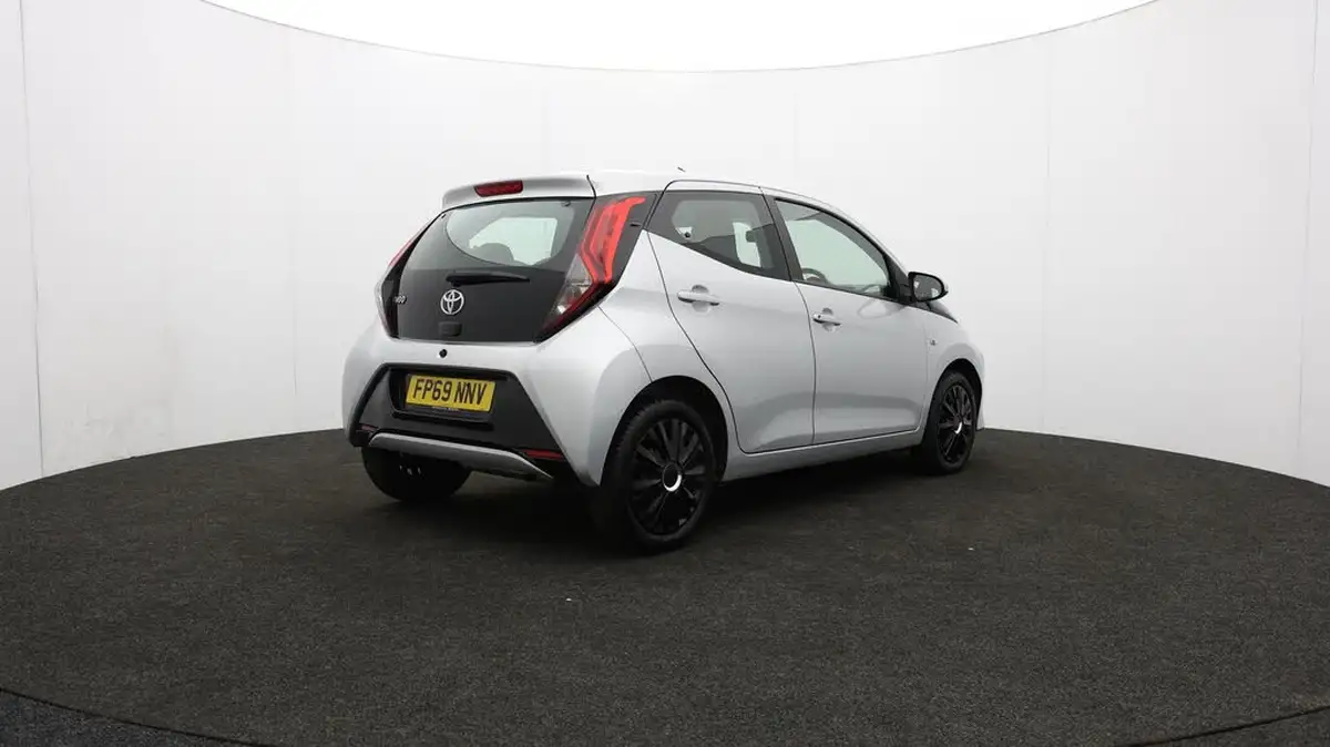 2019-toyota-aygo-10-vvt-i-x-play-big-77