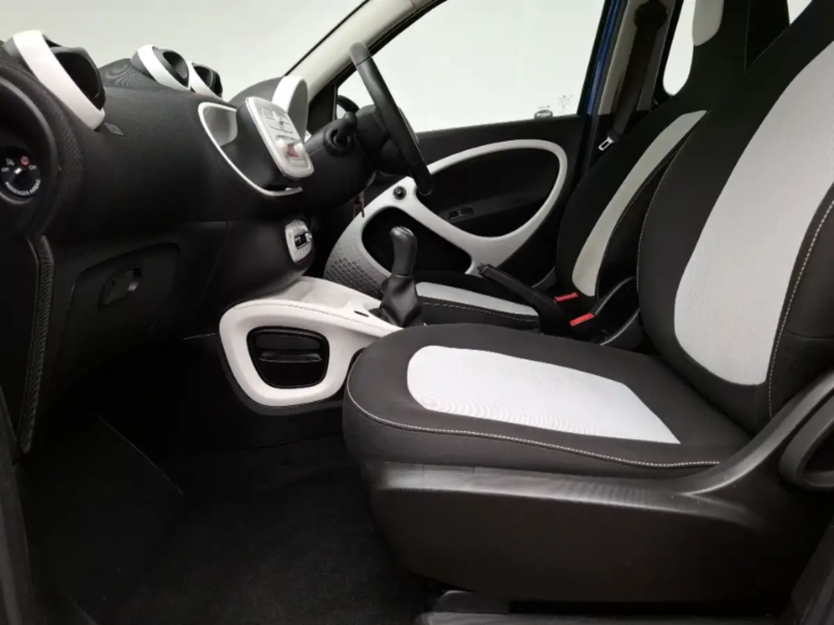 2024-mazda-mazda2-15-homura-big-4