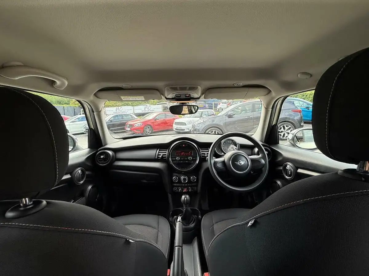 2015-mini-cooper-12-one-ss-5d-big-35
