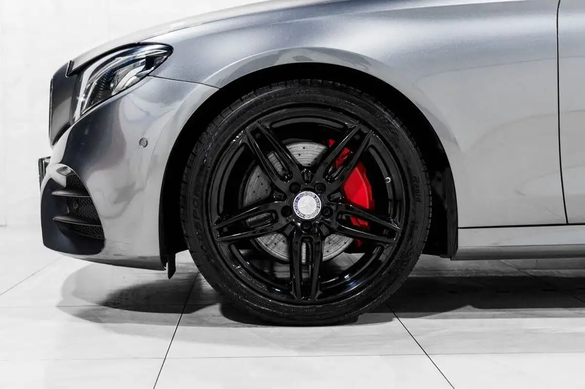 2016-mercedes-benz-e-class-20d-e220d-amg-line-ss-saloon-4d-big-38