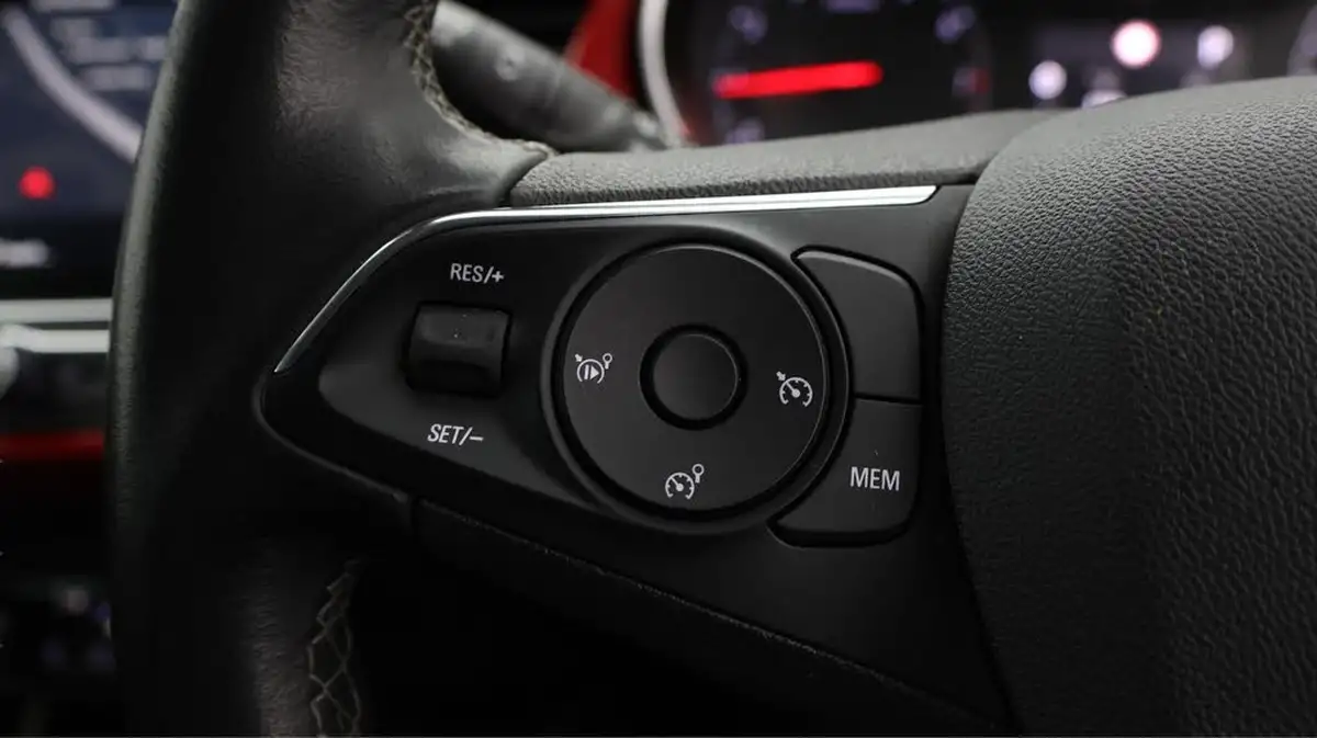 2023-vauxhall-crossland-12-gs-130ps-auto-big-21