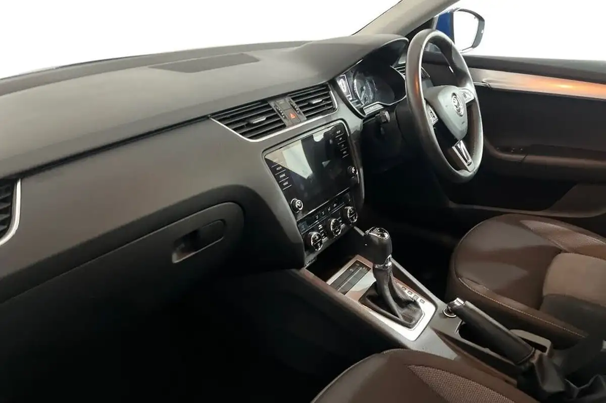 2019-skoda-octavia-16tdi-se-hatchback-dsg-big-8
