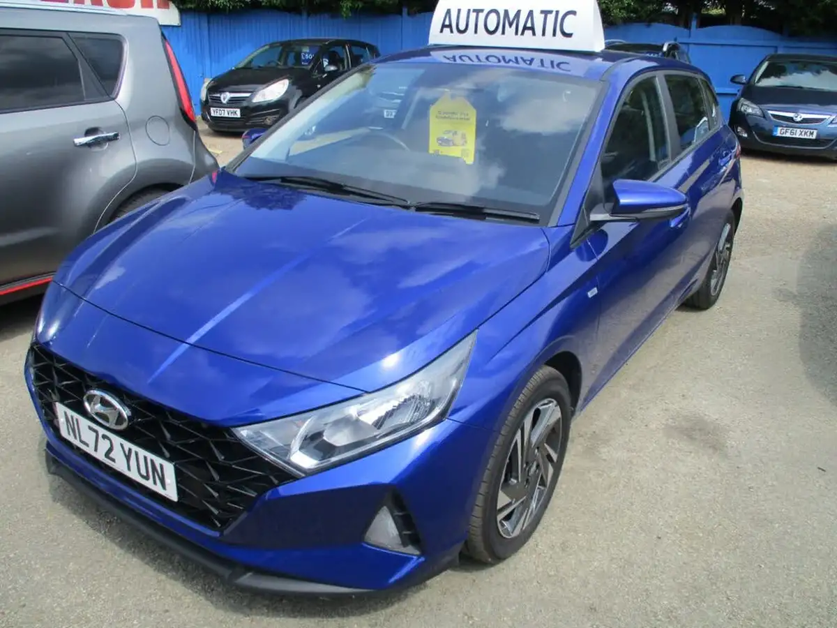 2022-hyundai-i20-10-t-gdi-se-connect-dct-big-3
