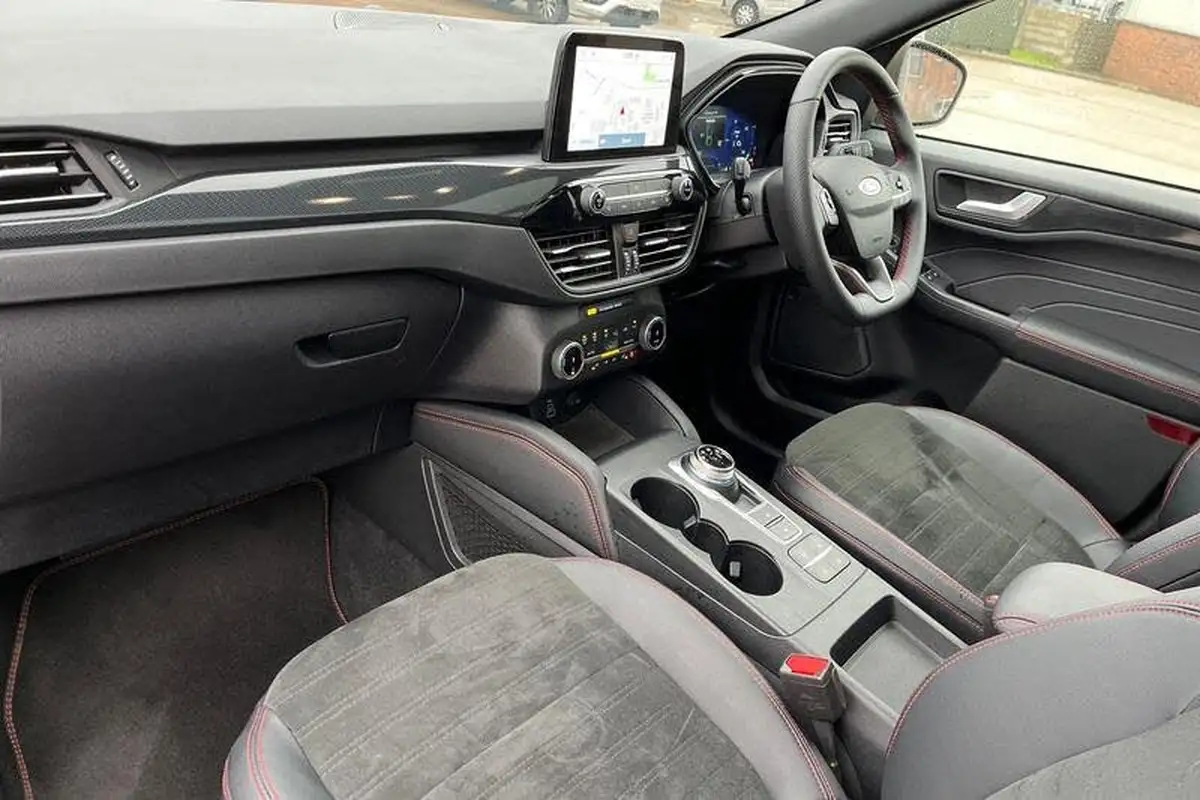 2023-ford-kuga-big-17