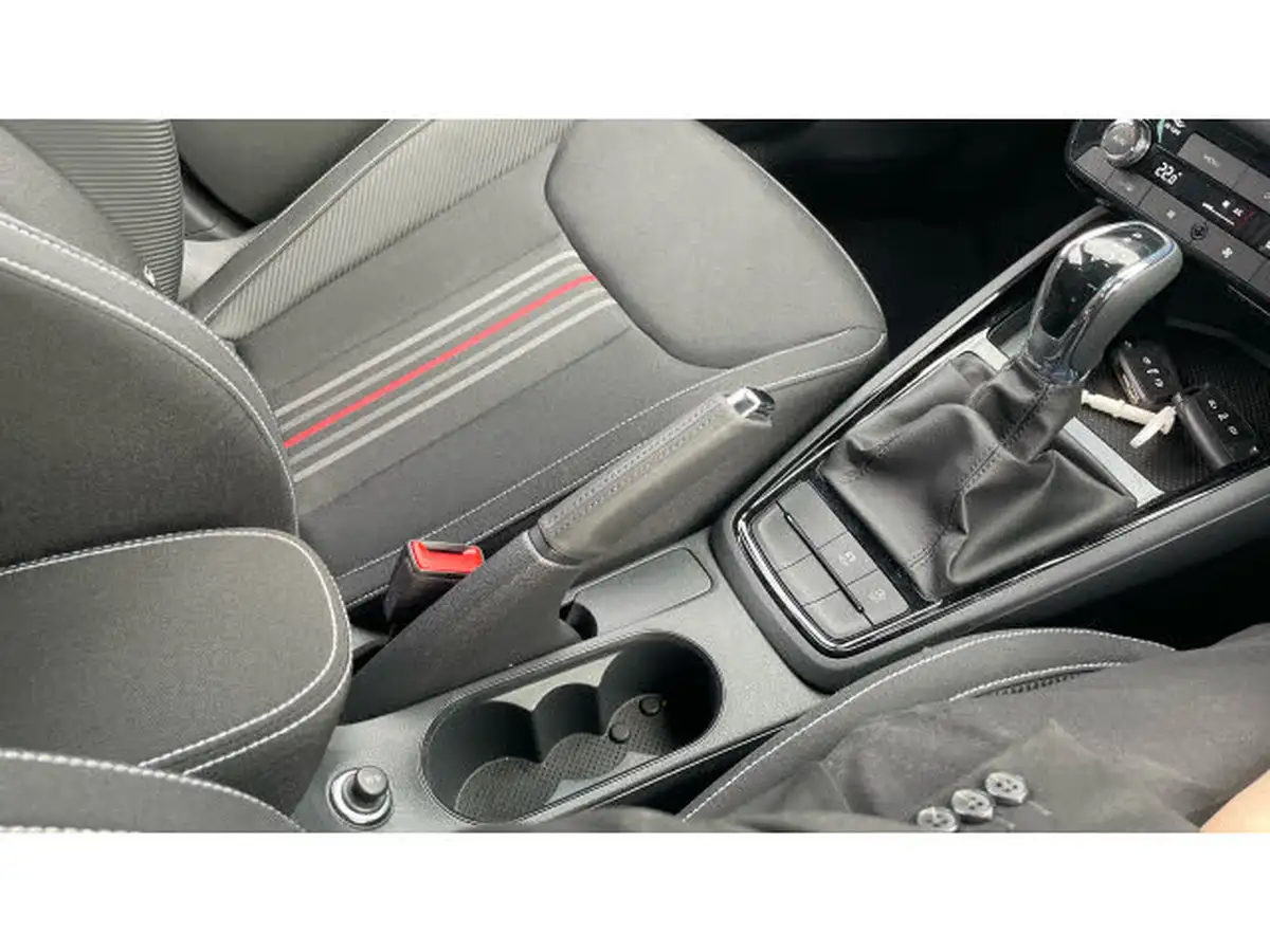 2024-skoda-kamiq-15-tsi-monte-carlo-dsg-big-32
