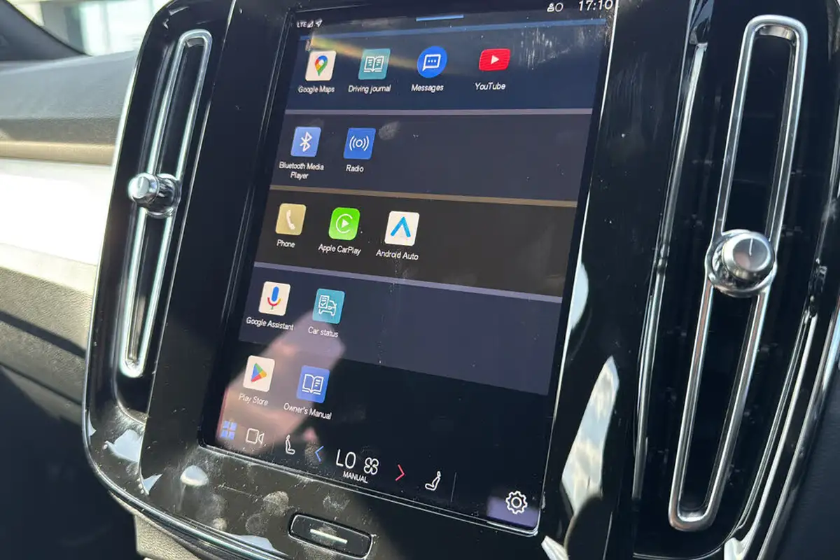 2024-volvo-xc40-20-b3-core-big-41