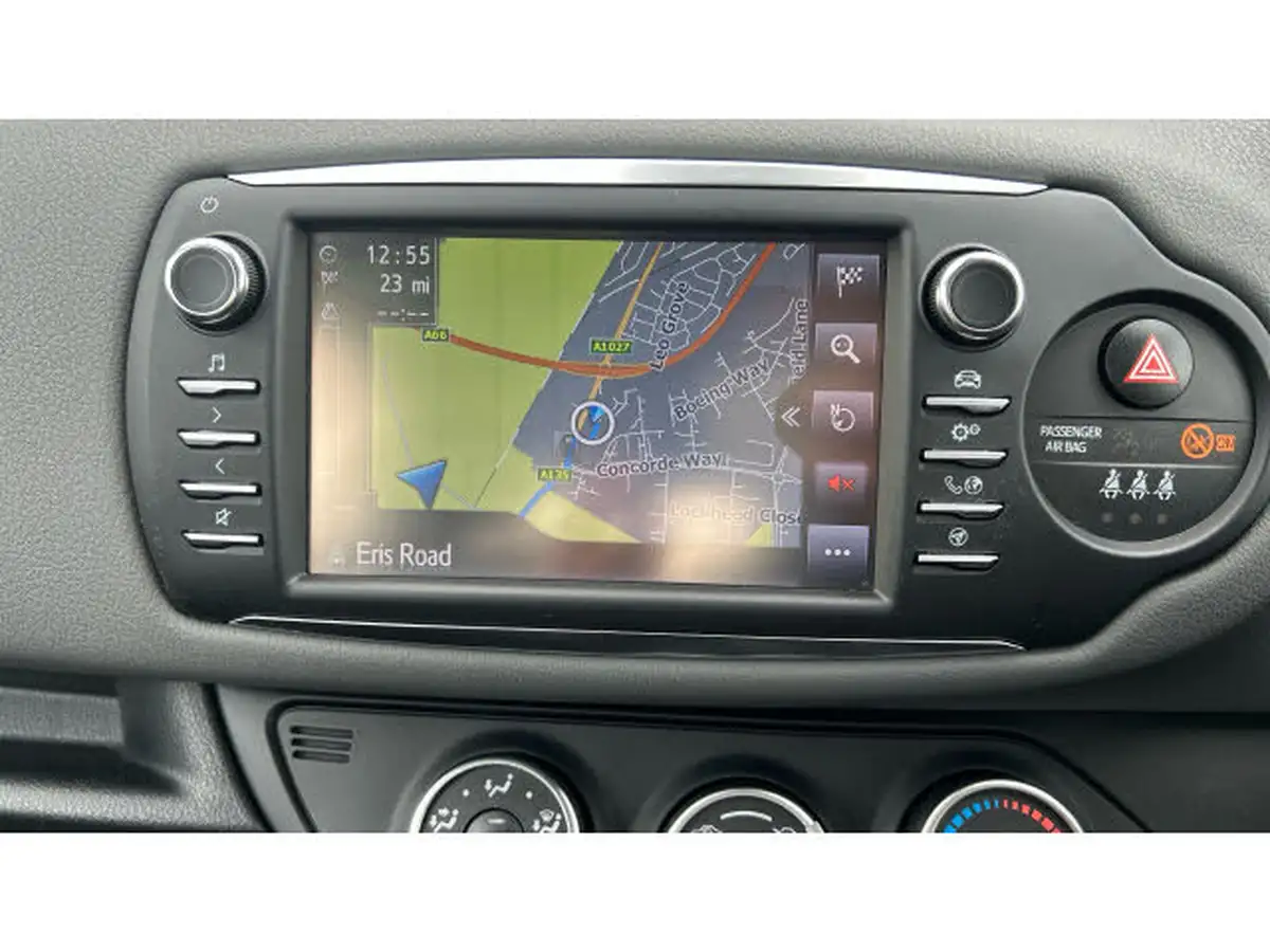 2019-toyota-yaris-15-vvt-i-icon-tech-111bhp-1496cc-big-26