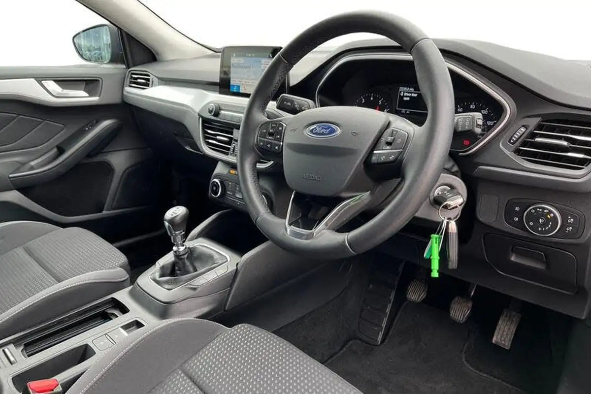 2018-ford-focus-10t-zetec-125ps-hatchback-big-8
