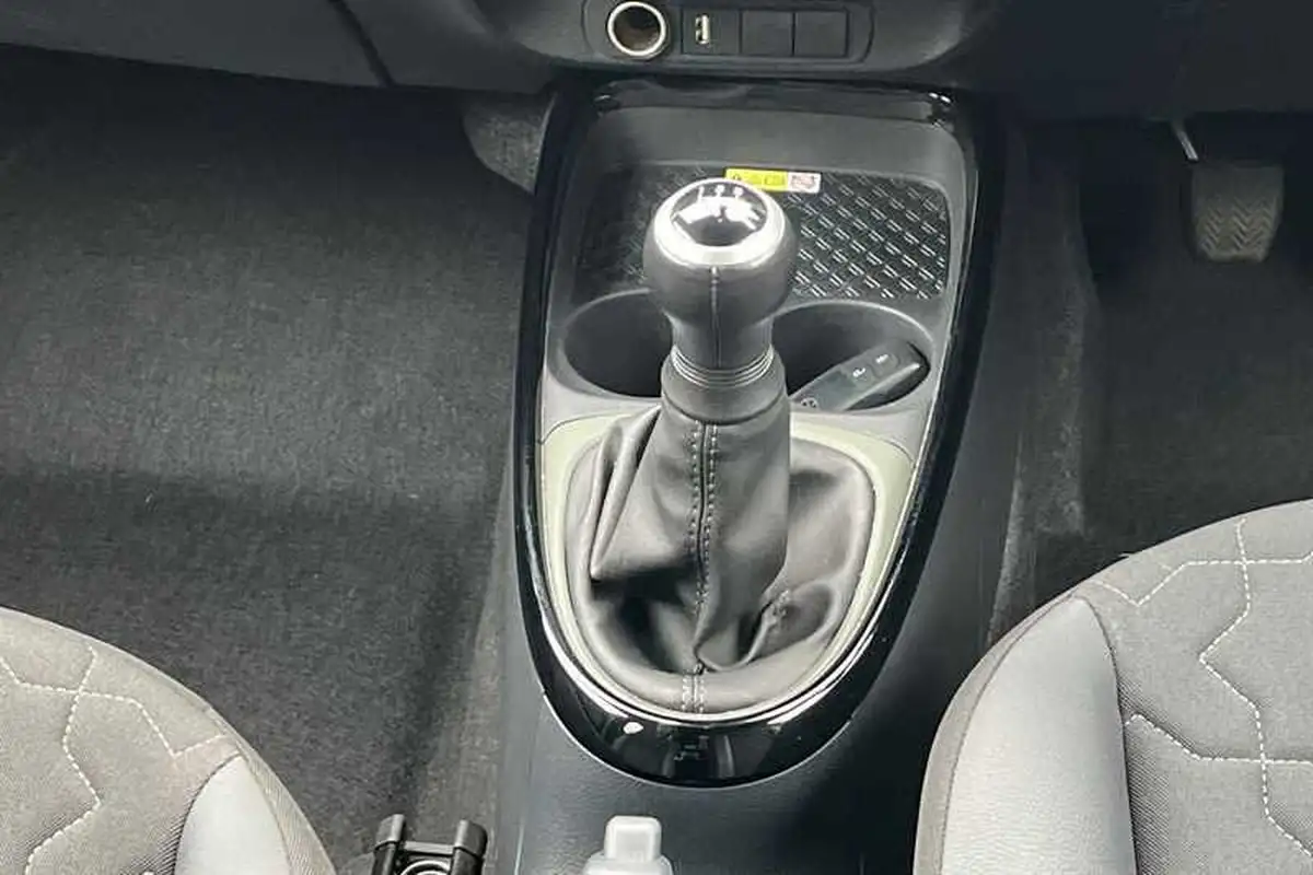 2022-toyota-aygo-x-10-vvt-i-exclusive-big-13