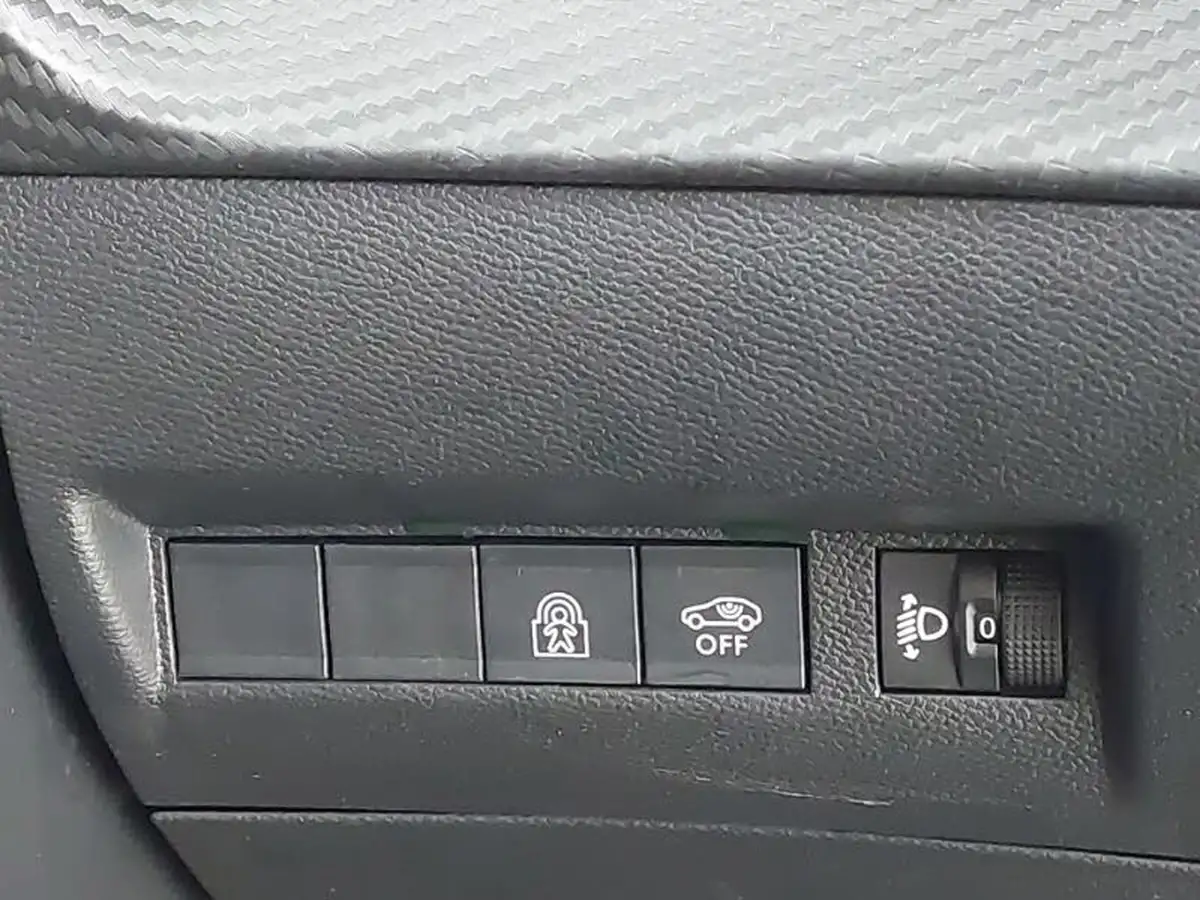2024-peugeot-208-12-puretech-allure-big-17