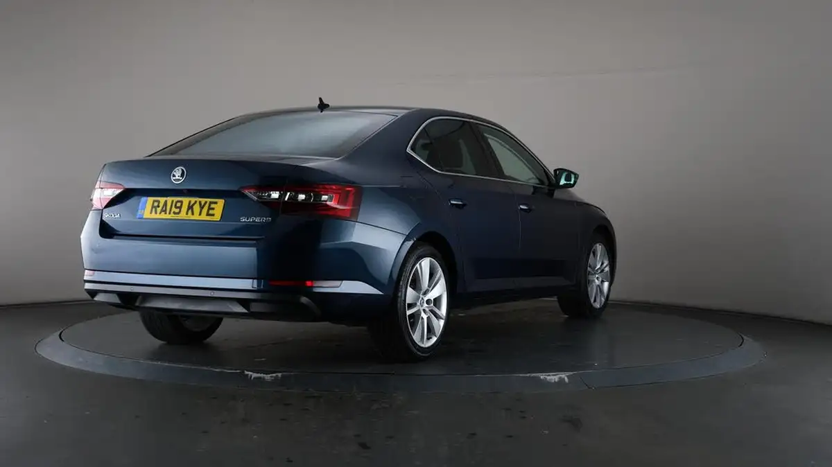2019-skoda-superb-20tdi-se-l-executive-150ps-hatchback-big-69