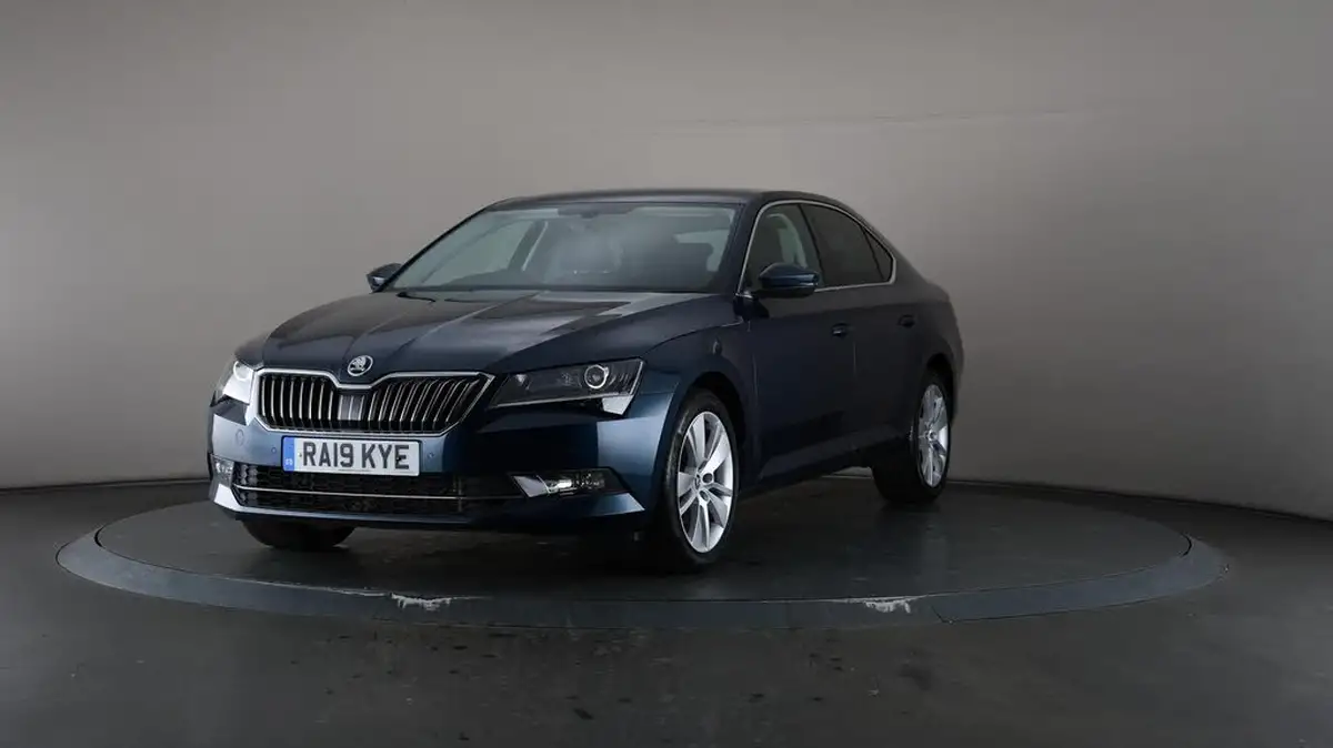 2019-skoda-superb-20tdi-se-l-executive-150ps-hatchback-big-45