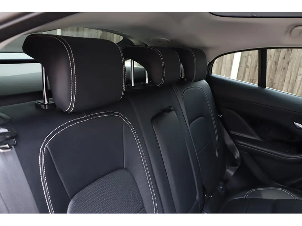 2019-jaguar-i-pace-ev400-se-big-32