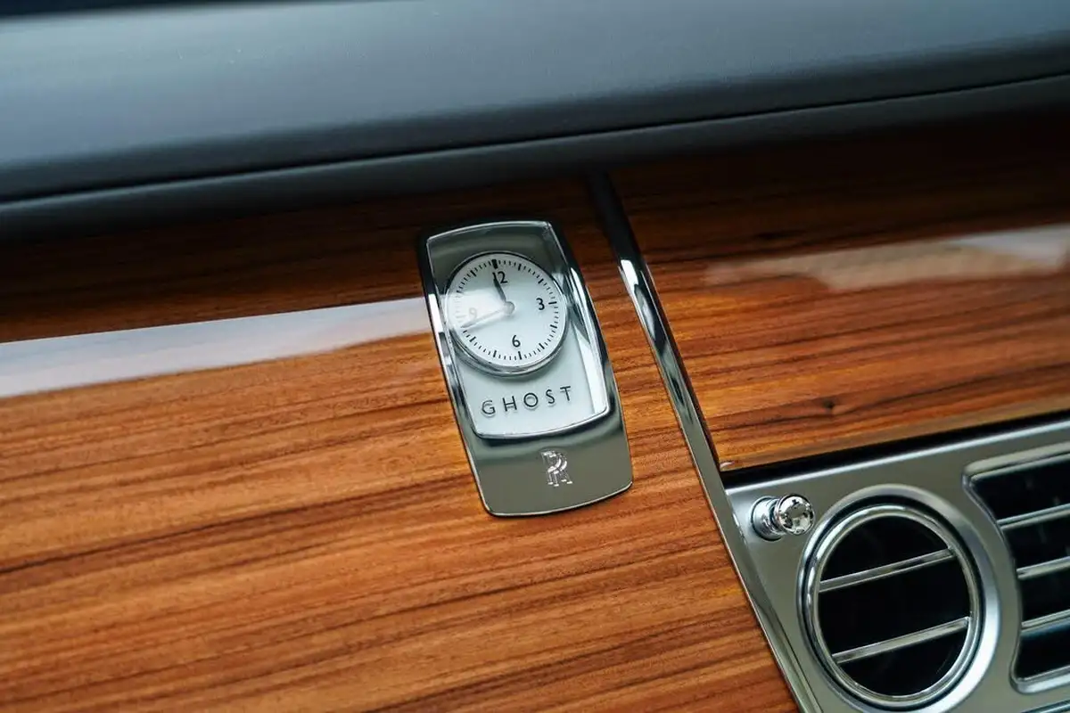 2010-rolls-royce-ghost-66-big-11