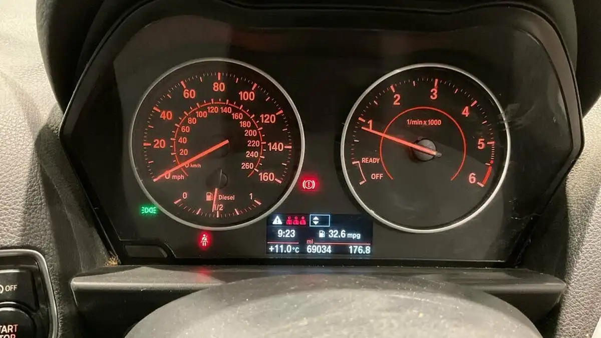 2015-bmw-1-series-20td-120d-xdrive-sport-184bhp-big-10