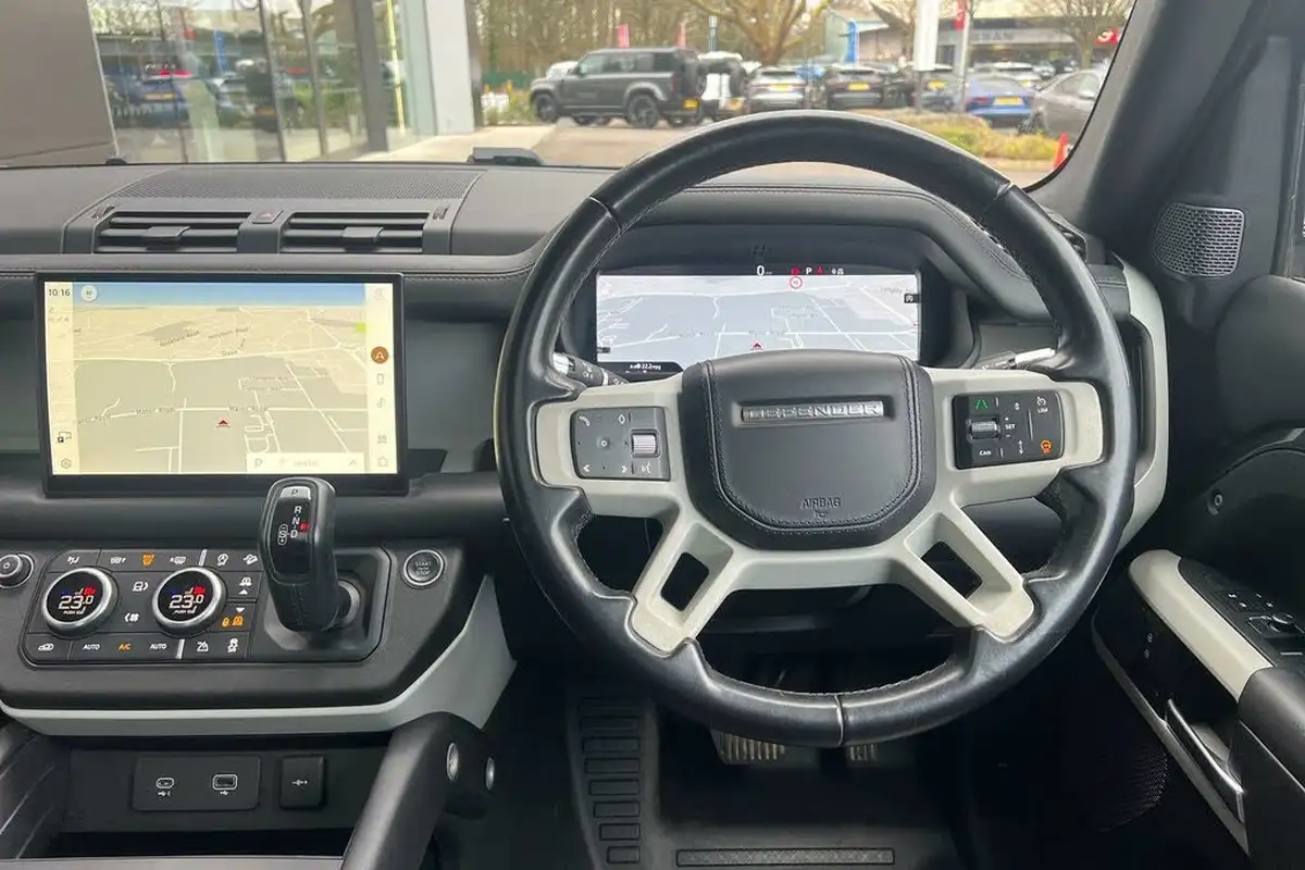 2021-land-rover-90-defender-30-d250-hse-big-24
