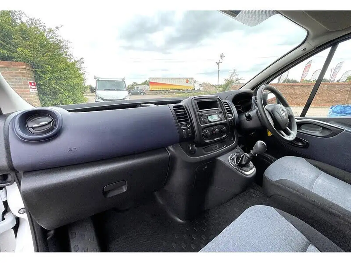 2016-vauxhall-vivaro-16cdti-2900-ecoflex-l1h1-90ps-panel-van-big-29