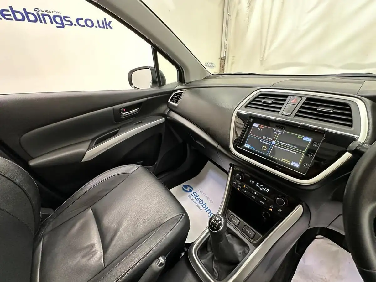 2016-suzuki-s-cross-16-sz5-big-16