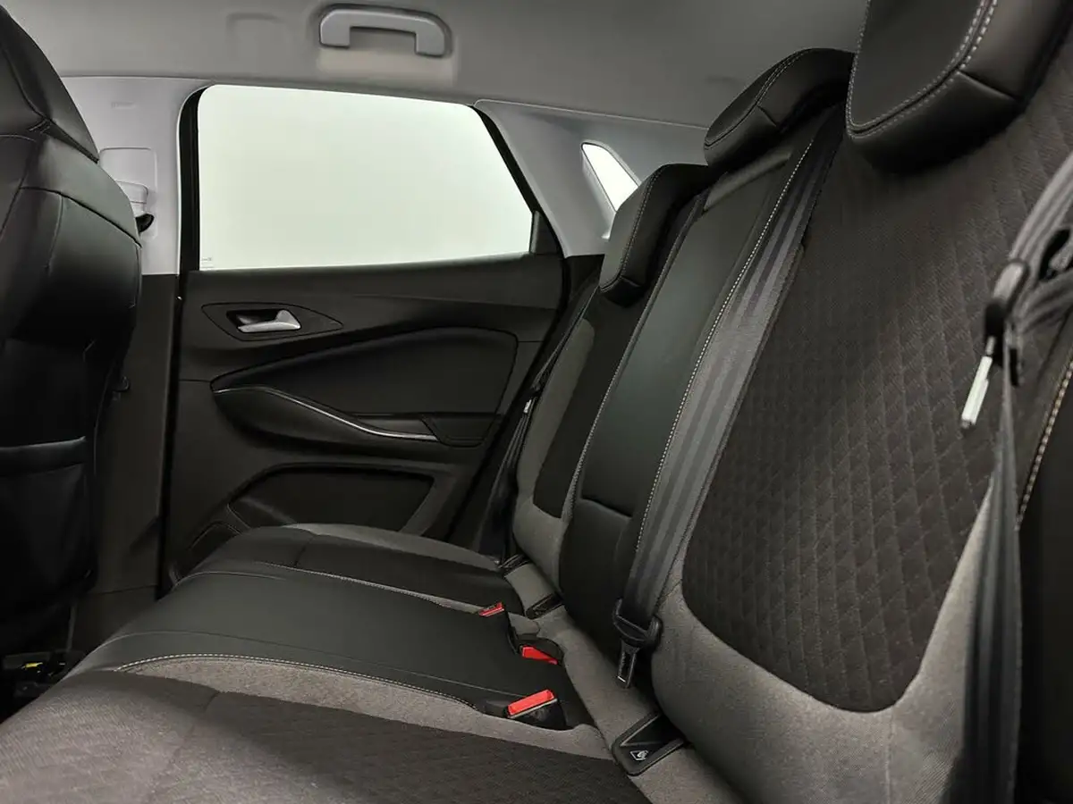 2020-vauxhall-grandland-x-12-sri-nav-big-36