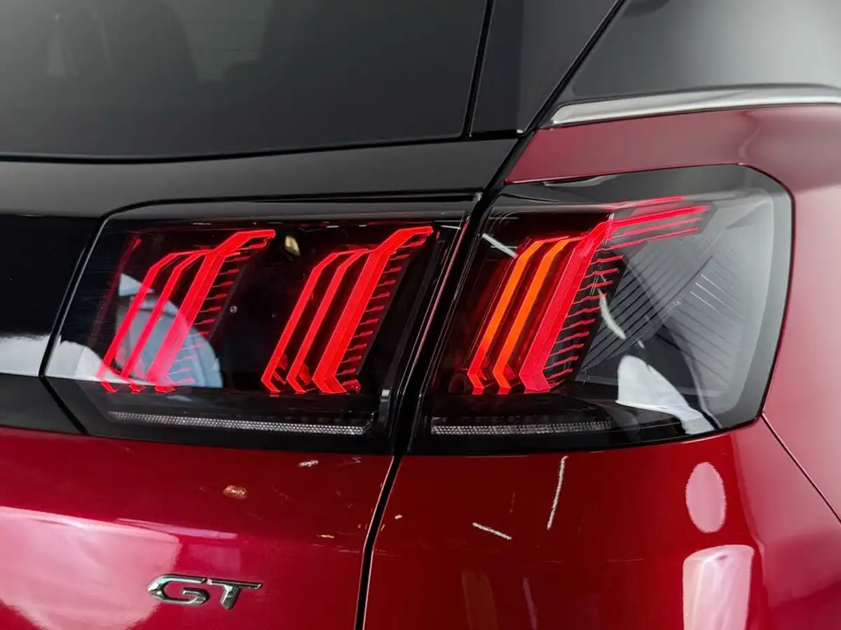 2022-peugeot-3008-suv-12-puretech-gt-big-9