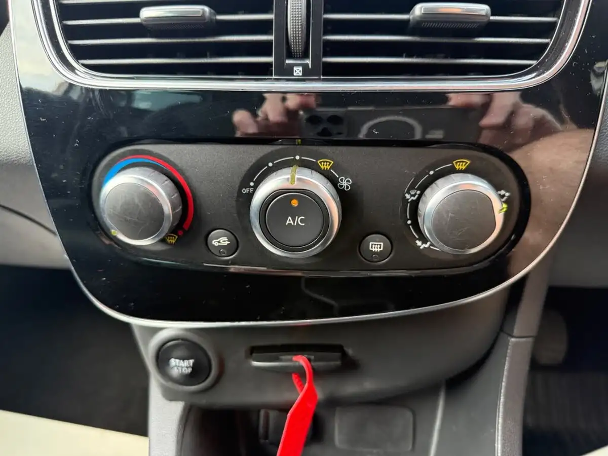 2018-renault-clio-09-tce-iconic-90ps-big-9