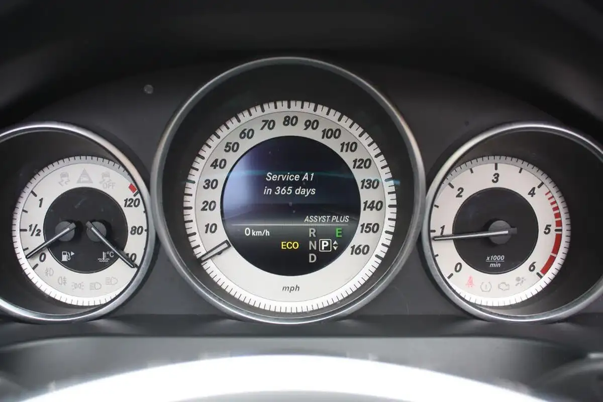 2014-mercedes-benz-e-class-21td-e220-cdi-amg-sport-175bhp-cdi-cabriolet-2d-7g-tronic-plus-big-14