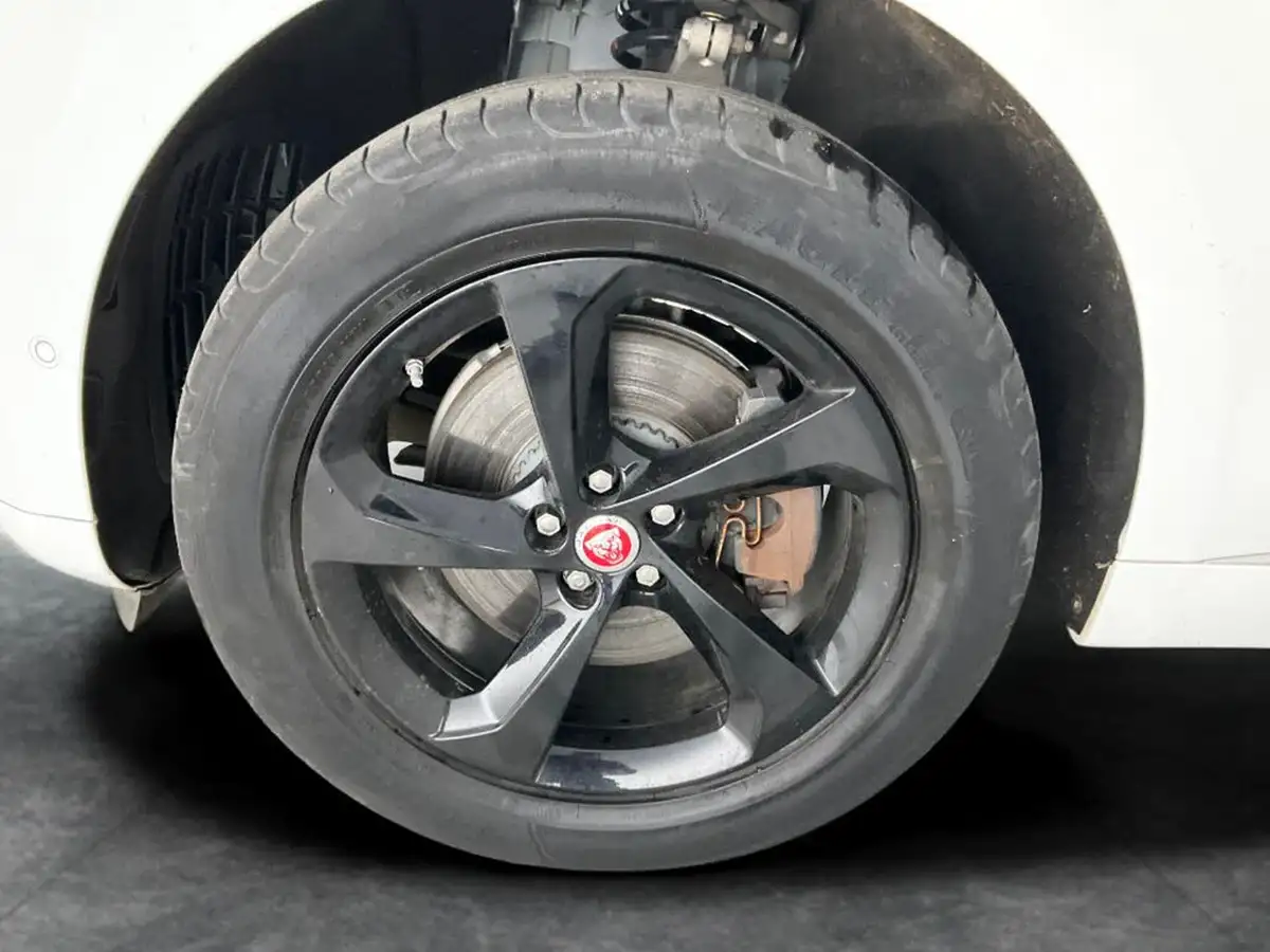 2021-jaguar-f-pace-20-d165-r-dynamic-s-mhev-big-32