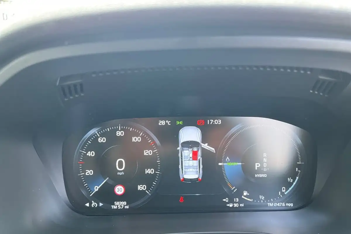 2021-volvo-xc60-20-t6-r-design-340bhp-big-6