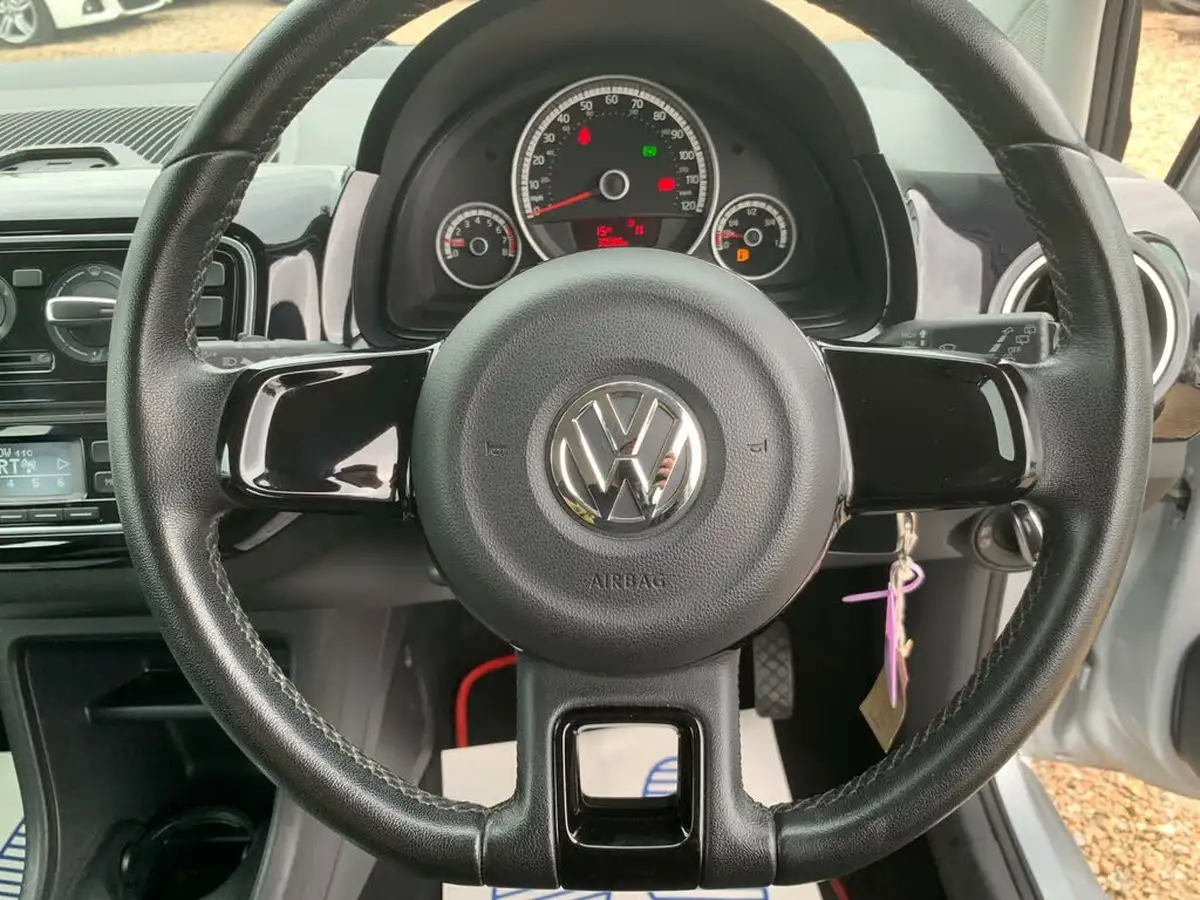 2014-volkswagen-up-10-high-up-5d-asg-big-12