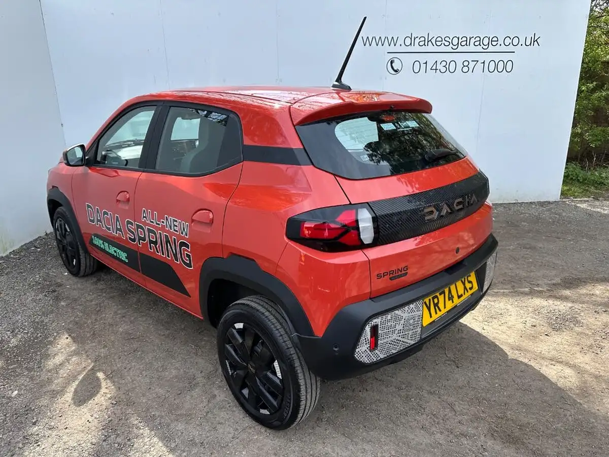 2024-dacia-spring-cargo-e-extreme-big-10