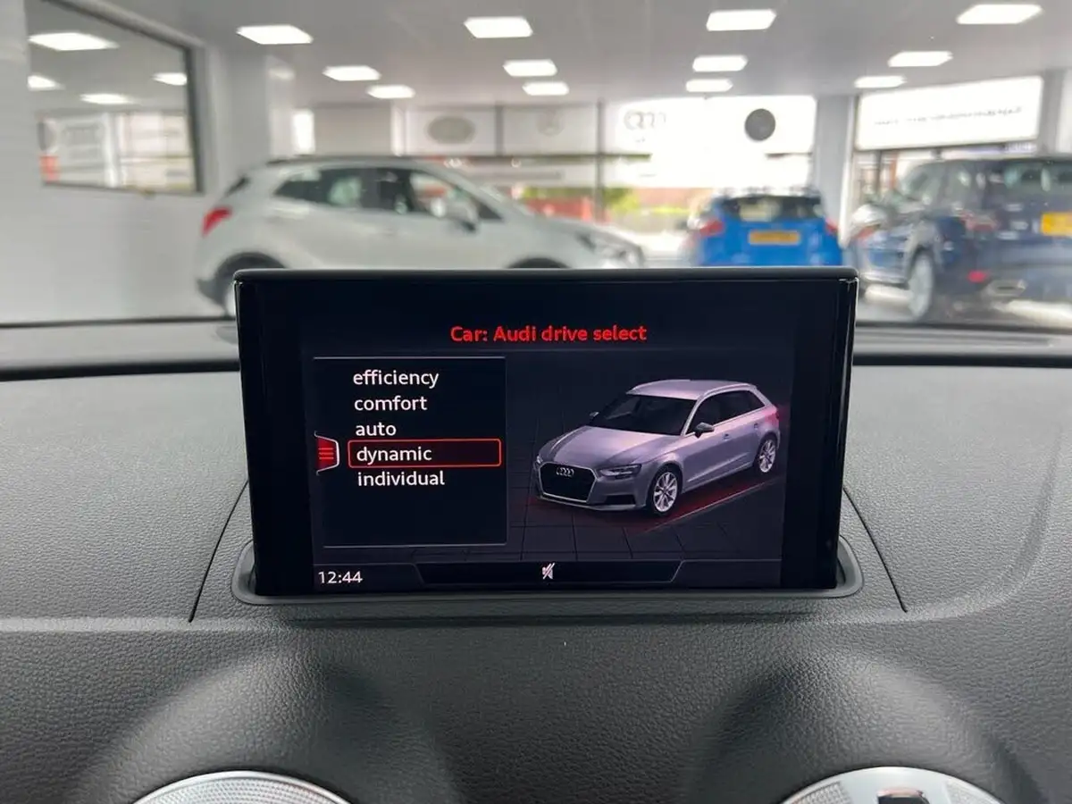 2017-audi-a3-15-tfsi-sportback-5d-big-31