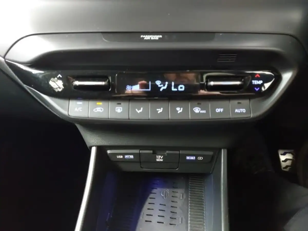 2023-hyundai-bayon-10-t-gdi-premium-120ps-dct-big-13
