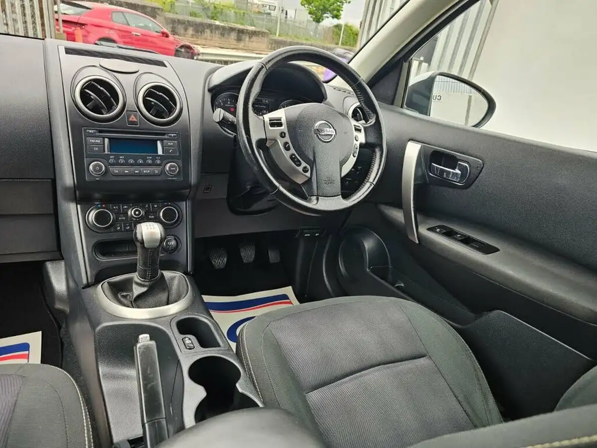2012-nissan-qashqai-16-acenta-big-16