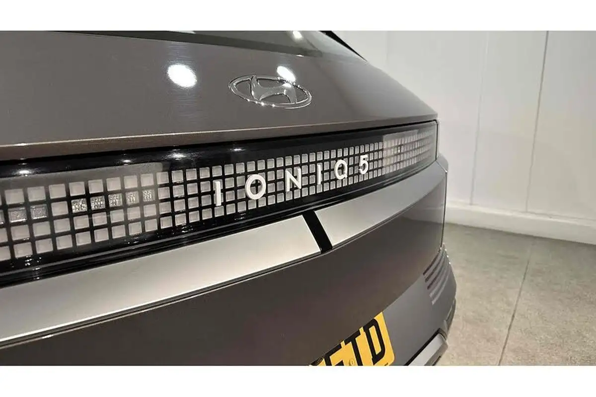 2022-hyundai-ioniq-5-e-premium-217ps-73kwh-rwd-big-14