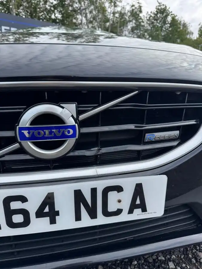 2014-volvo-v40-16td-d2-r-design-nav-big-8
