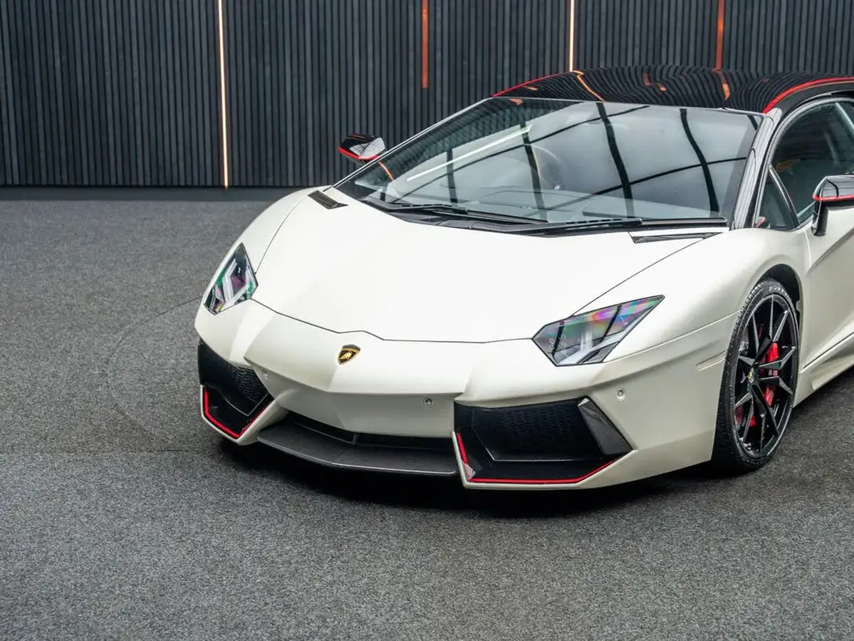2016-lamborghini-aventador-65-lp-750-4-superveloce-coupe-big-14
