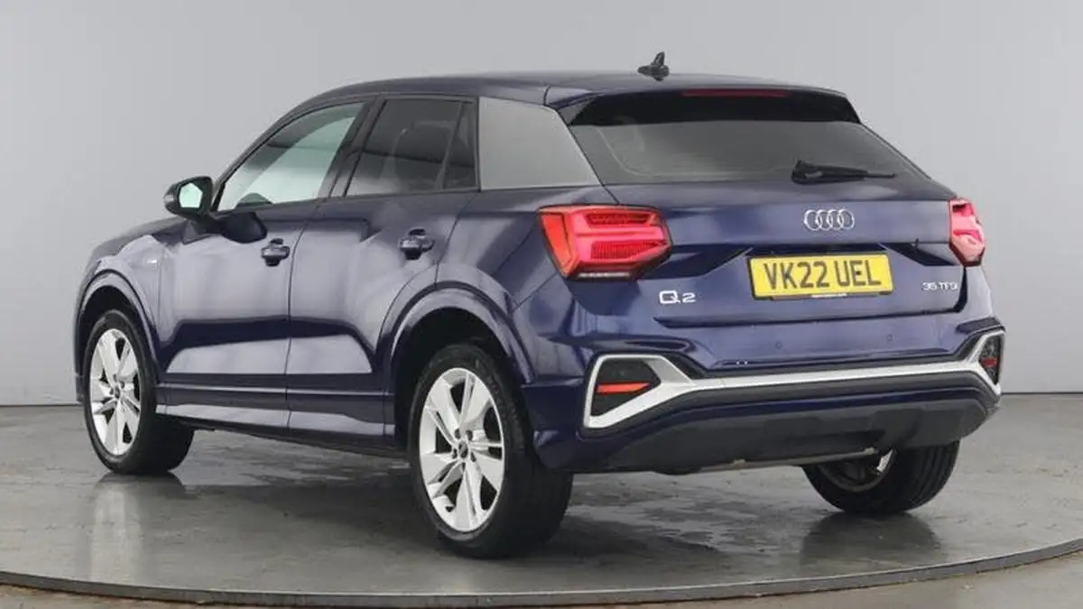 2022-audi-q2-15-35-tfsi-s-line-tronic-big-2
