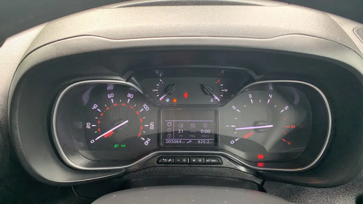 2024-citroen-berlingo-15-bluehdi-1000-driver-edition-100pseu6d-big-12