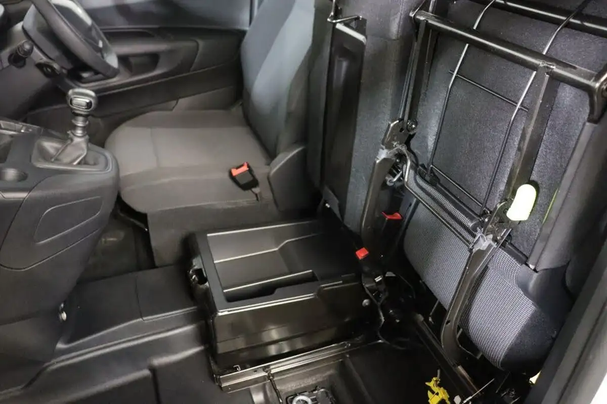 2023-peugeot-partner-15-bluehdi-1000-professional-premium-100pseu6d-big-21