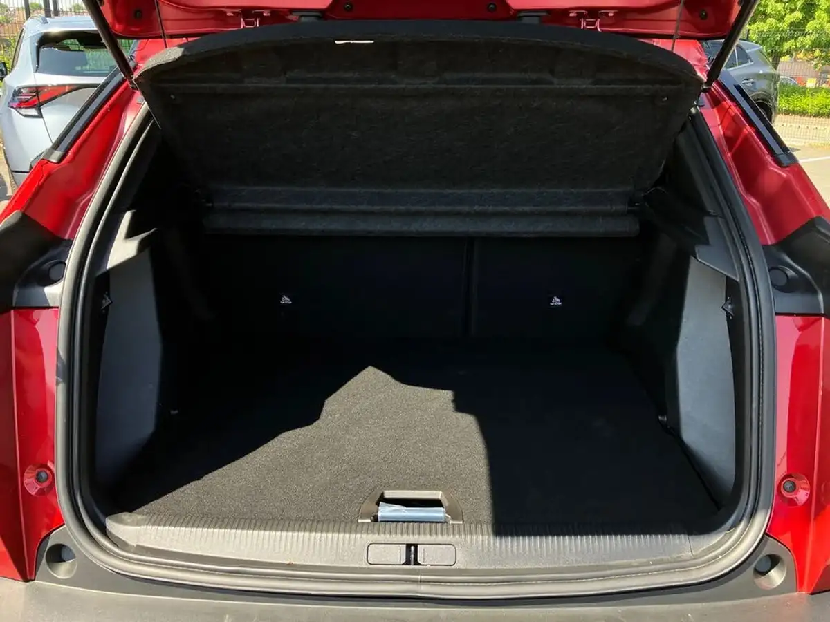 2024-peugeot-2008-suv-e-gt-136ps-50kwh-big-22