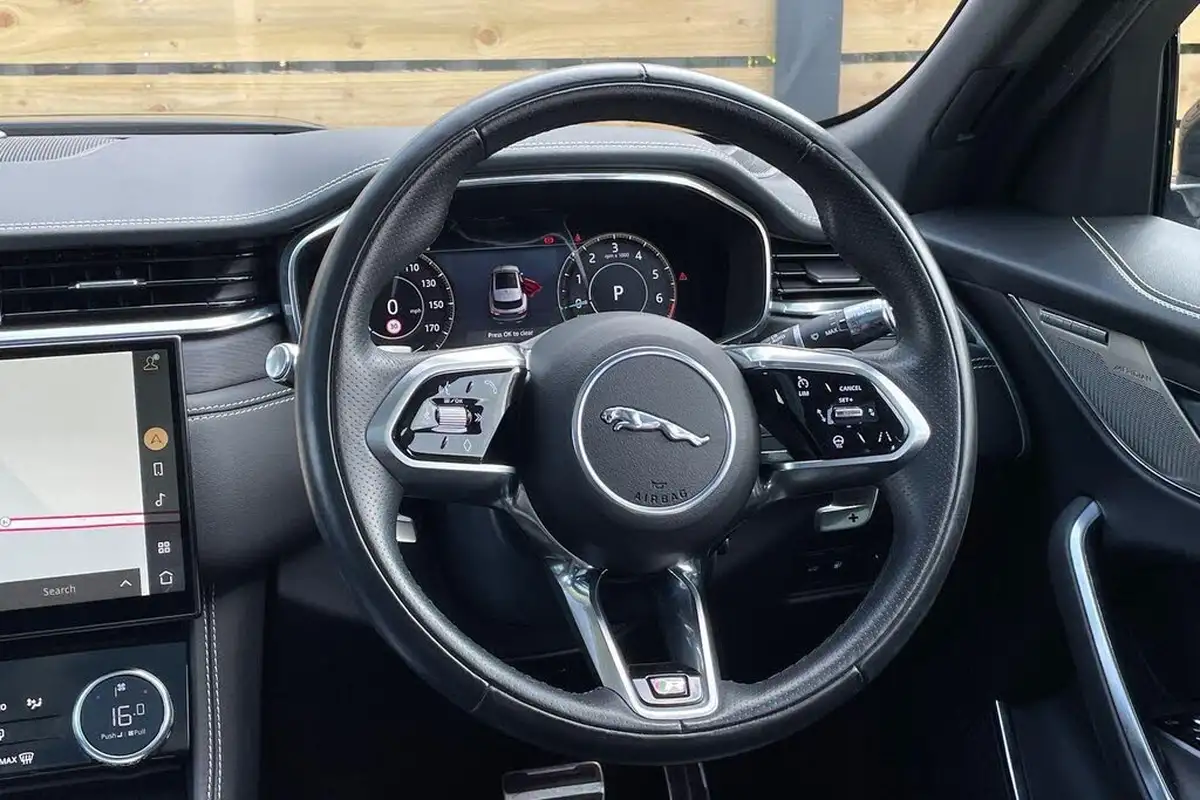 2022-jaguar-f-pace-20-p400e-r-dynamic-hse-big-35
