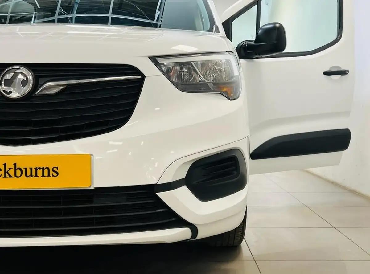 2020-vauxhall-combo-15cdti-sportive-2300-100pseu6dt-l1h1-panel-big-6