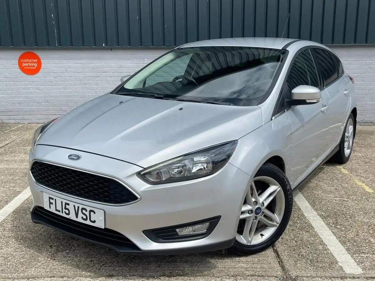 2015-ford-focus-10-zetec-t-125ps-hatchback-big-78