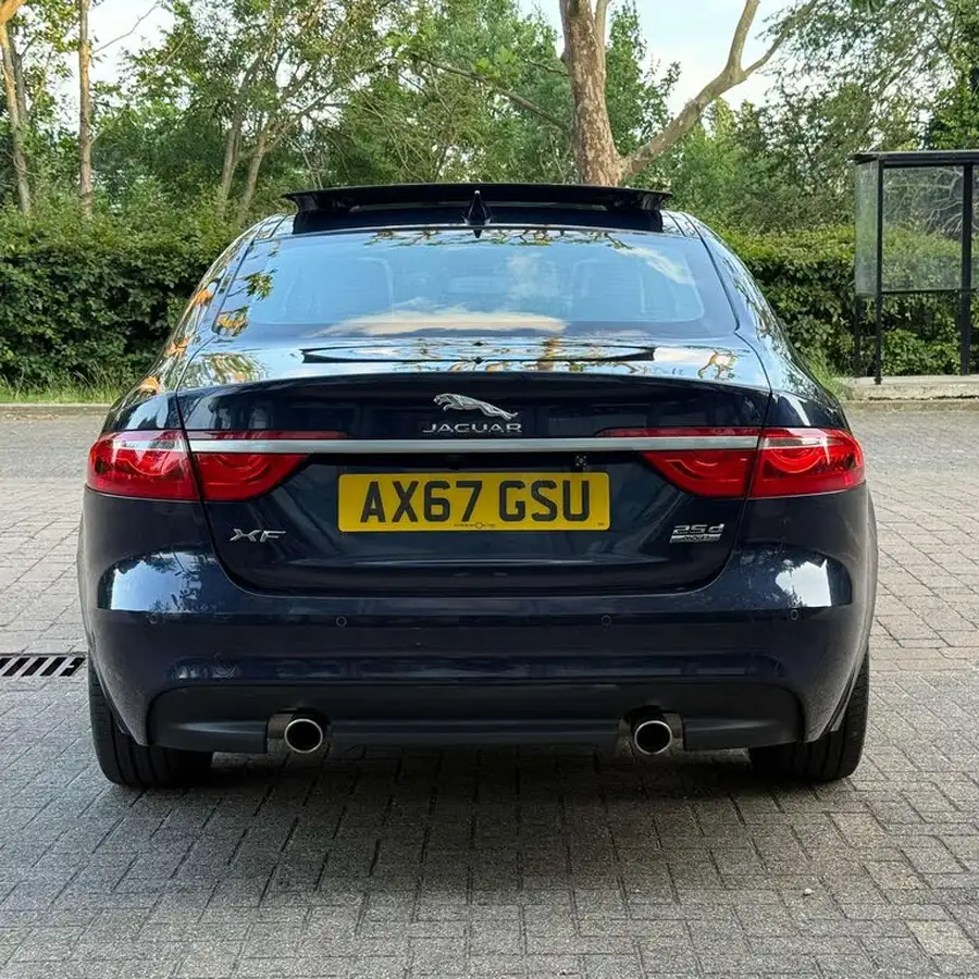 2017-jaguar-xf-20td-portfolio-240ps-awd-saloon-4d-1998cc-auto-big-13