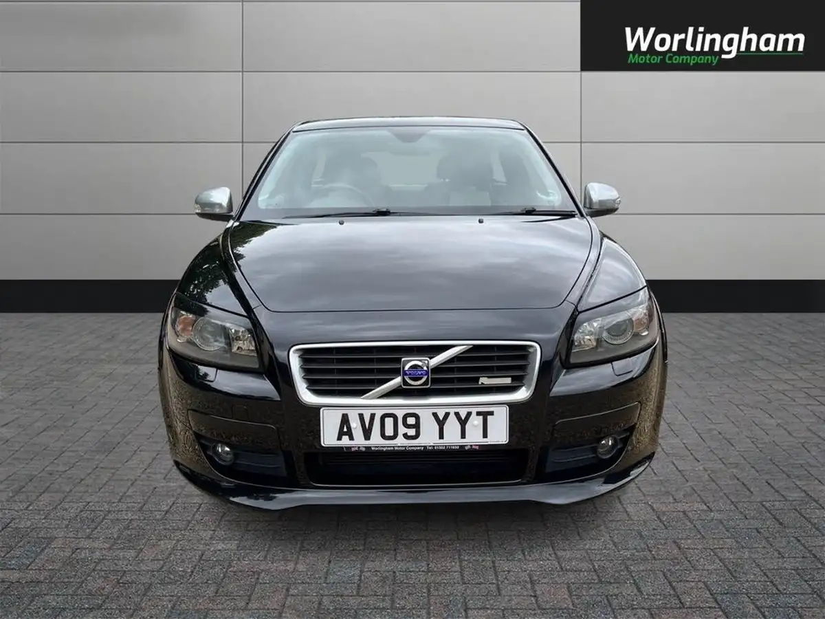 2009-volvo-c30-16-r-design-big-1