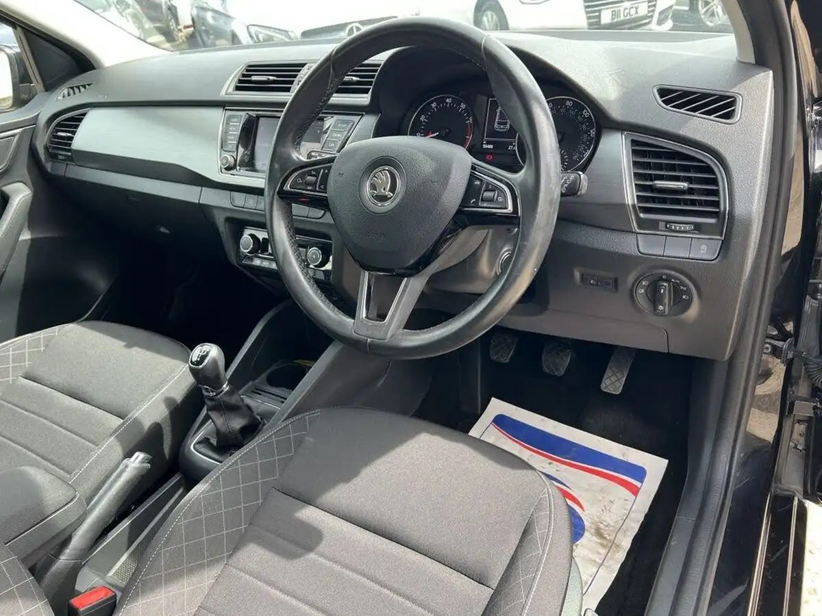 2015-skoda-fabia-12-tsi-se-l-90ps-hatchback-big-14