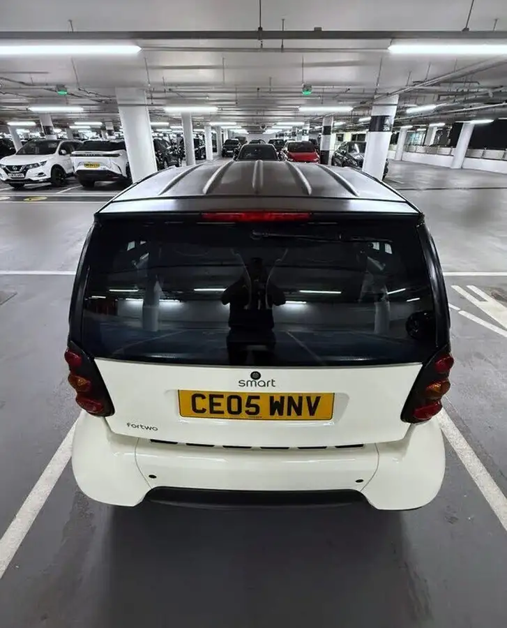 2005-smart-smart-07-fortwo-pure-50bhp-hatchback-3d-big-13